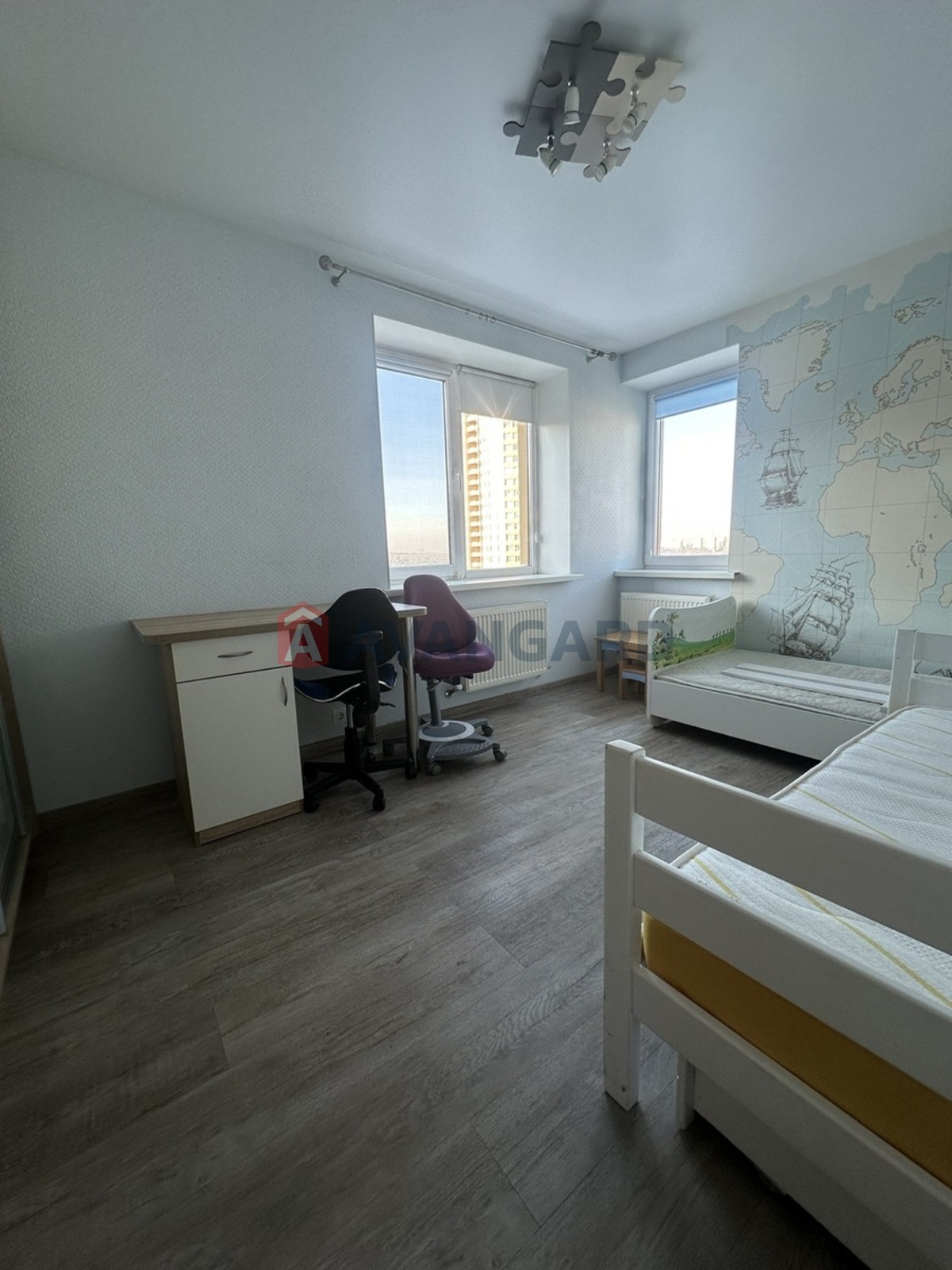 3 ��. ��������, 83/34/18 ��. �., 10/11 ������ ���� 10