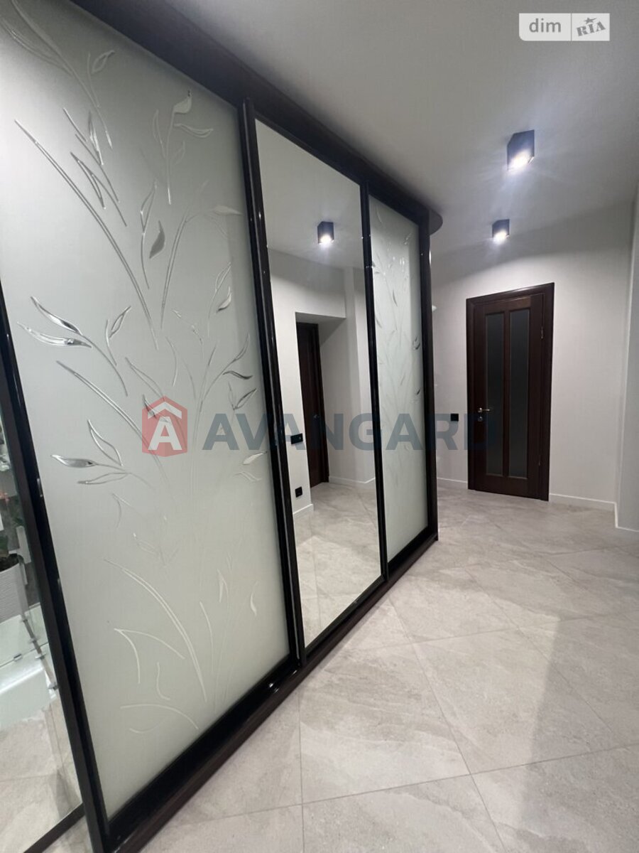 3 ��. ��������, 94/53/- ��. �., 7/9 ������ ���� 6