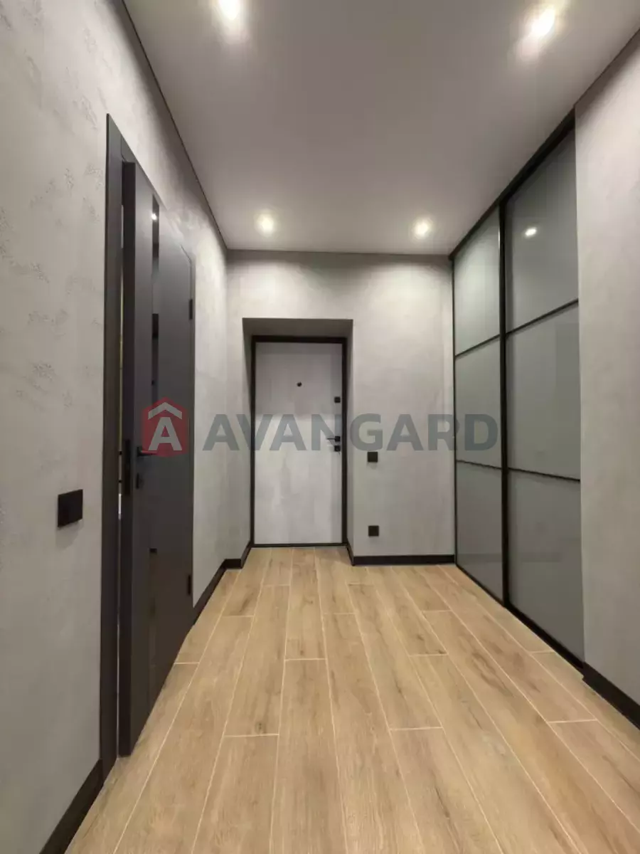 1 ��. ��������, 45/18/15 ��. �., 8/10 ������ ���� 7