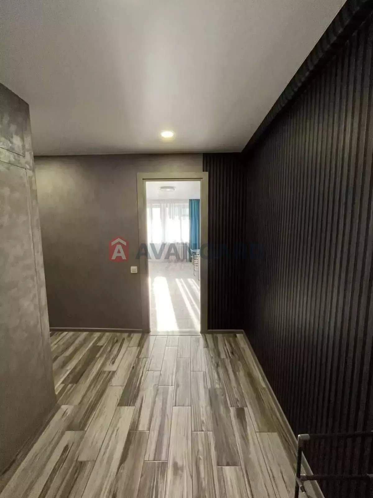 3 ��. ��������, 70/33/20 ��. �., 11/14 ������ ���� 8