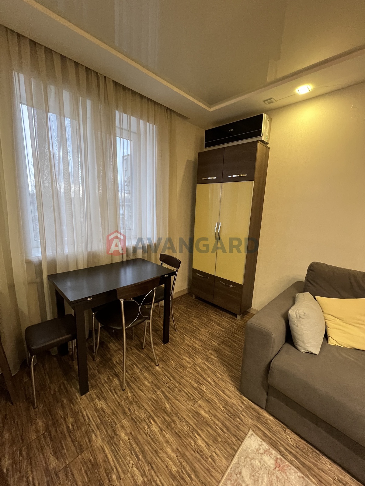 3 ��. ��������, 59/-/9 ��. �., 5/5 ������ ���� 11