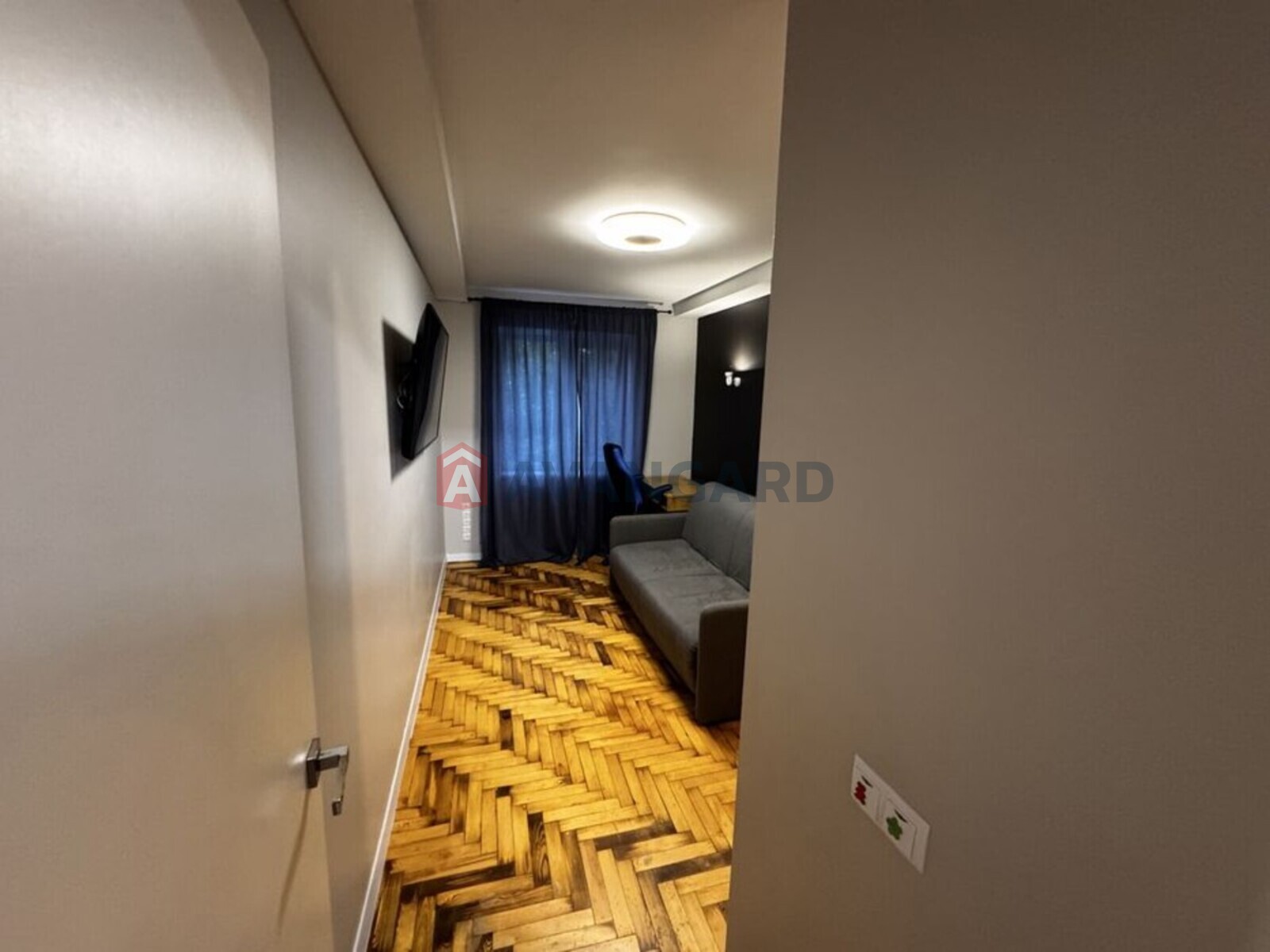 2 ��. ��������, 42/-/10 ��. �., 2/5 ������ ���� 5