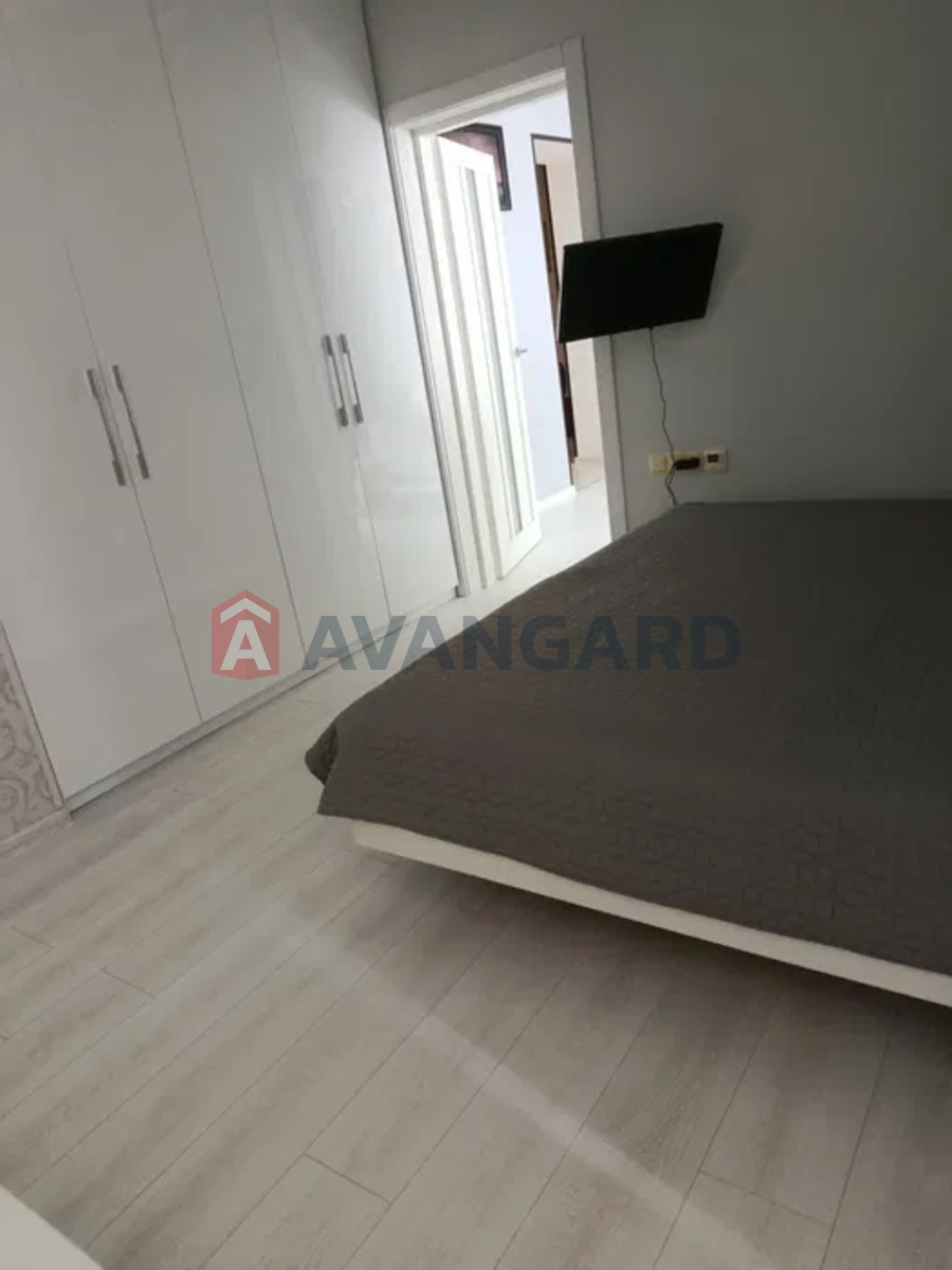 2 ��. ��������, 60/-/14 ��. �., 1/3 ������ ���� 12