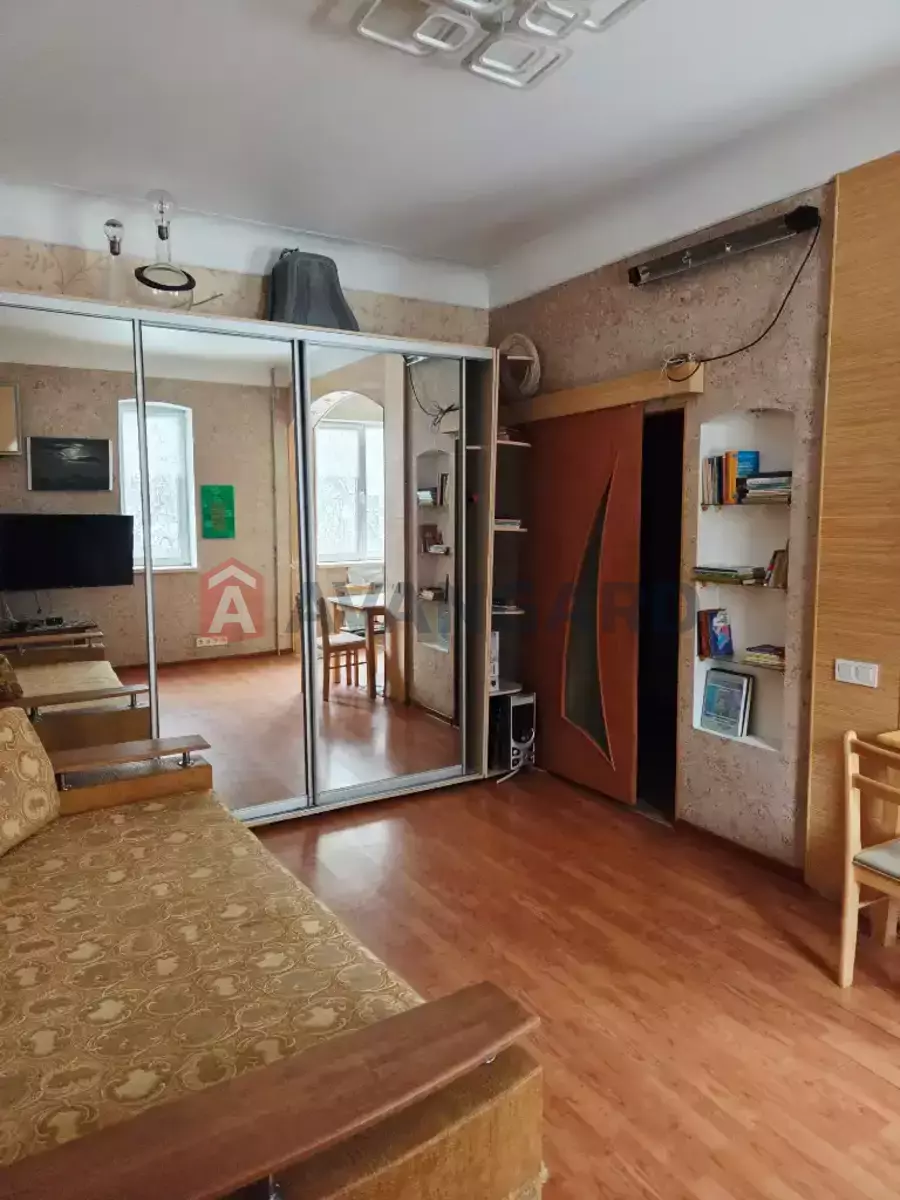 1 ��. ��������, 24/15/7 ��. �., 2/2 ������ ���� 13