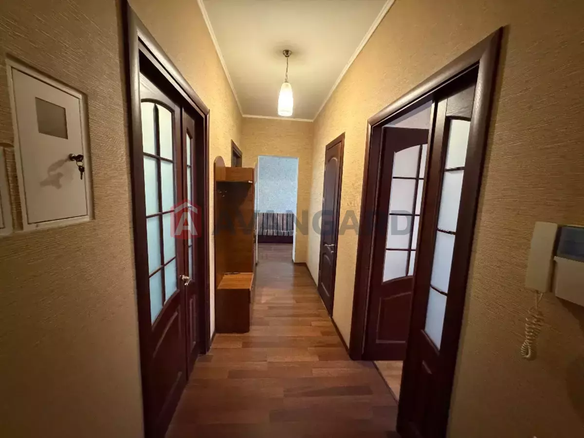 3 ��. ��������, 77/-/- ��. �., 2/4 ������ ���� 3