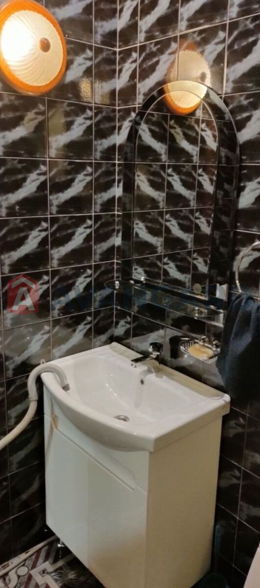 3 ����. ��������, 76/46/14 ��. �., 3/5 ���� ���� 10