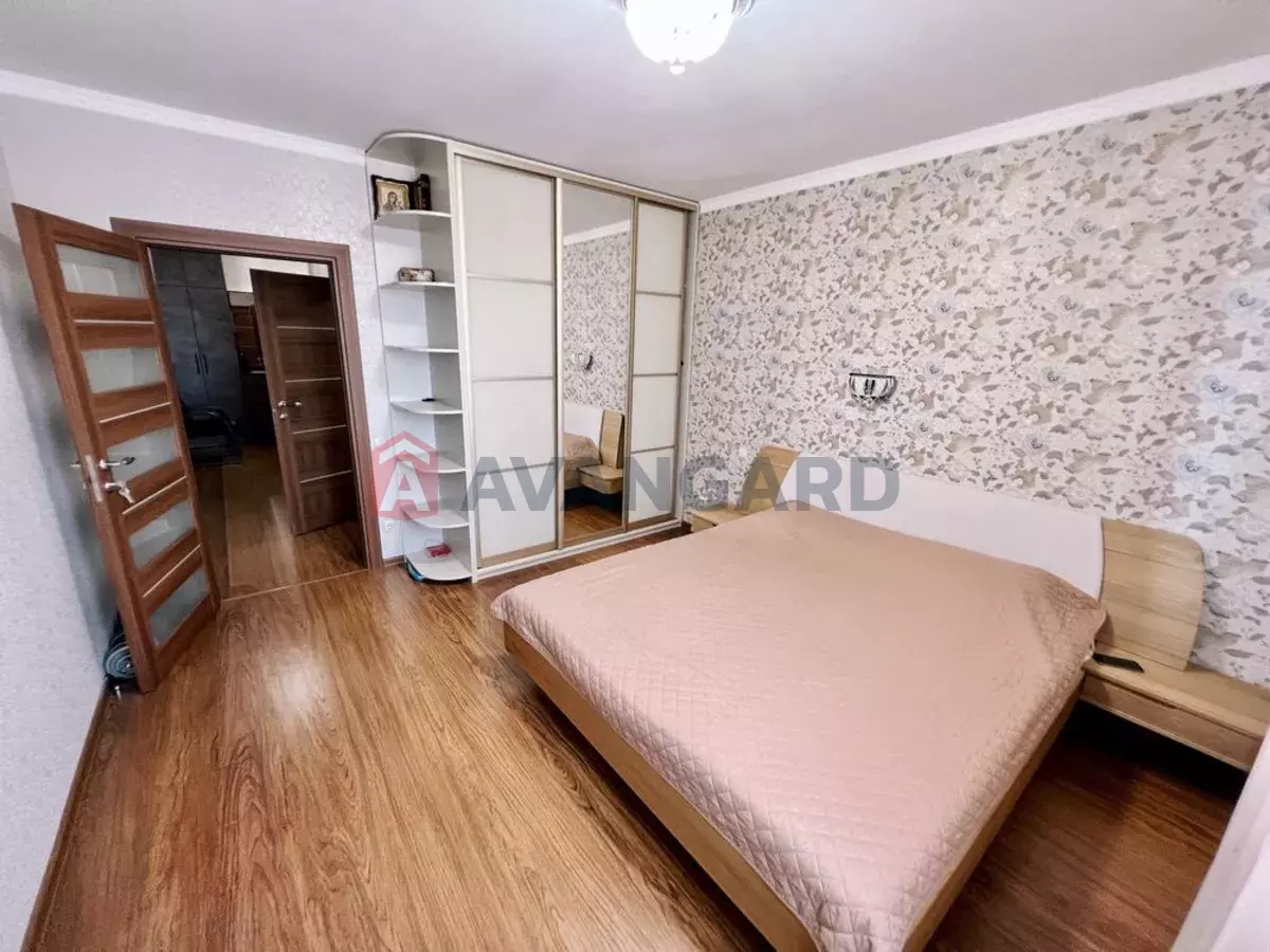 2 ��. ��������, 80/-/15 ��. �., 14/16 ������ ���� 3