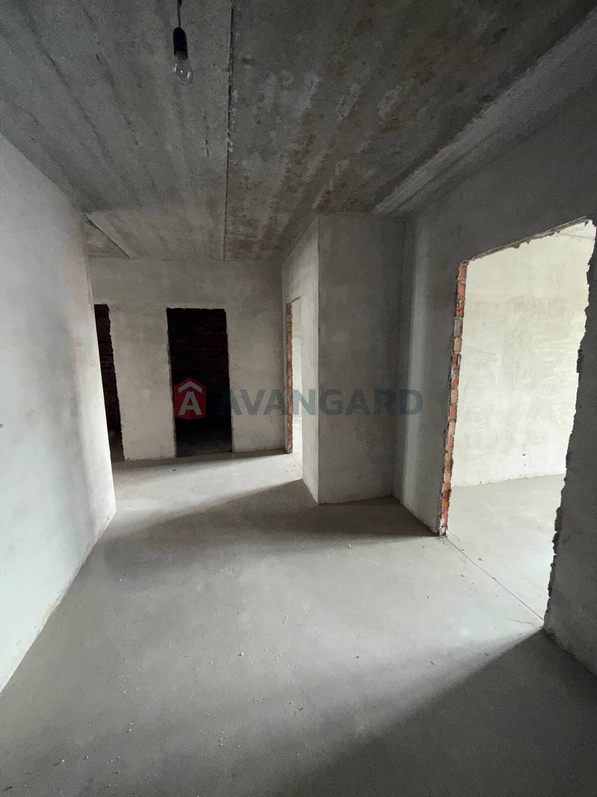 2 ��. ��������, 80.7/40/17 ��. �., 6/10 ������ ���� 8