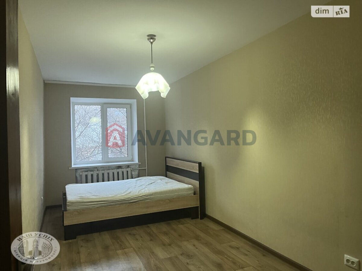 2 ��. ��������, 43/29/5 ��. �., 3/5 ������ ���� 24