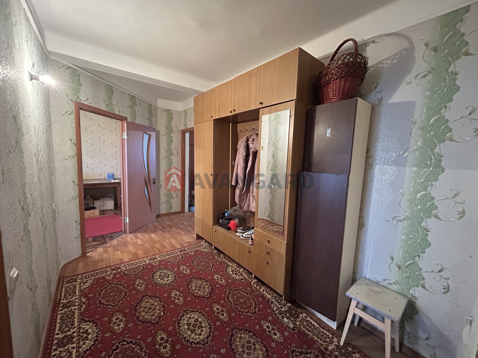 3 . , 70/42/8 . ., 9/9   8