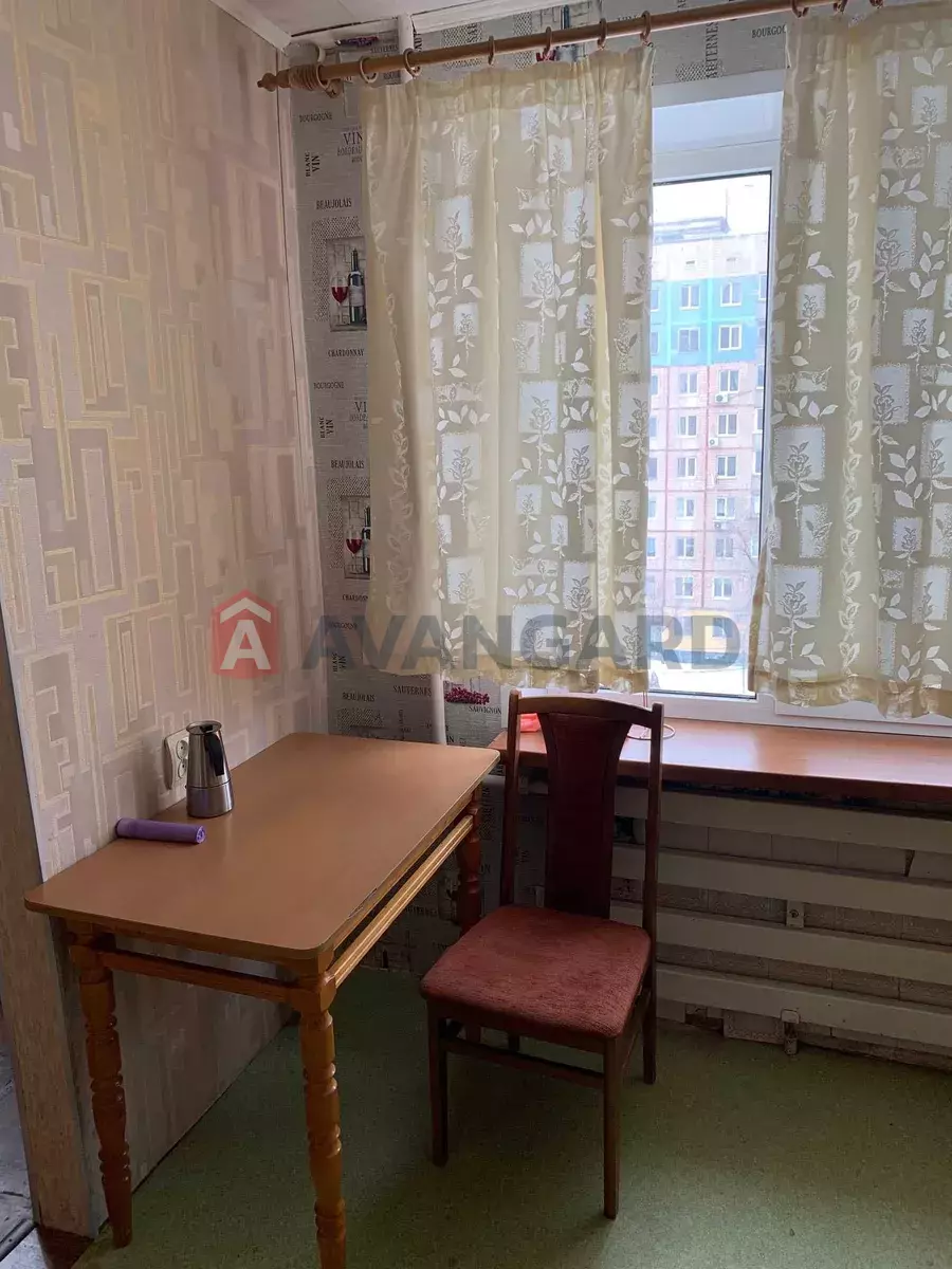 3 ����. ��������, 61/-/7 ��. �., 6/10 ���� ���� 19