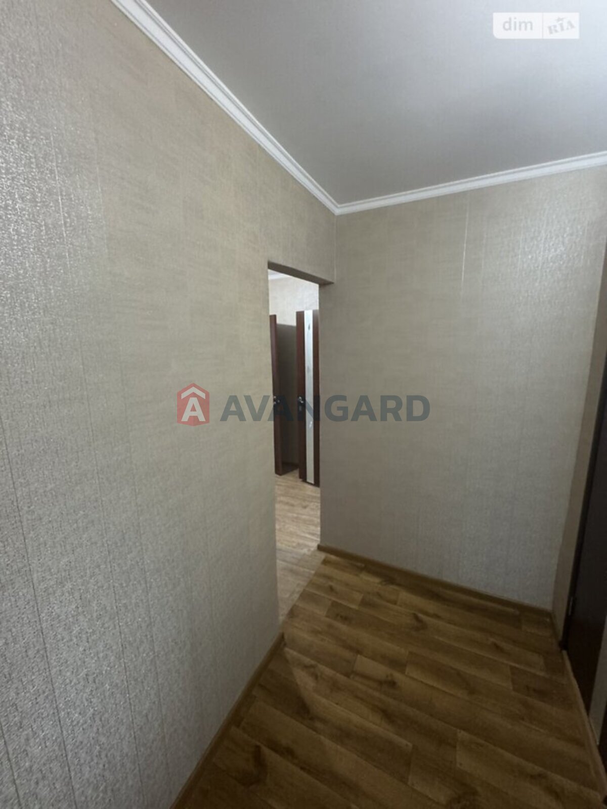 3 ����. ��������, 64/45/8 ��. �., 5/10 ���� ���� 25