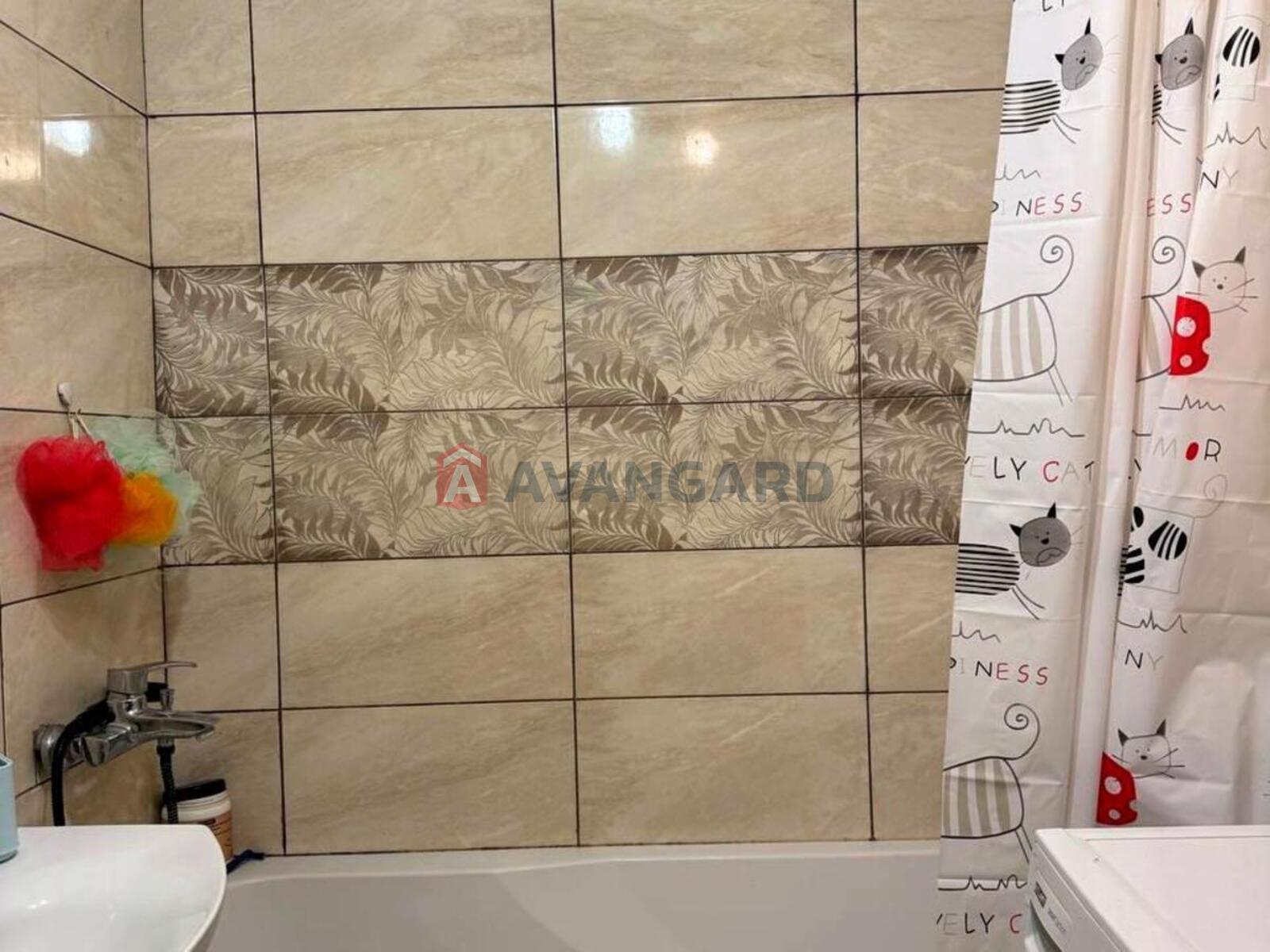 3 ��. ��������, 65/38/8 ��. �., 9/9 ������ ���� 13