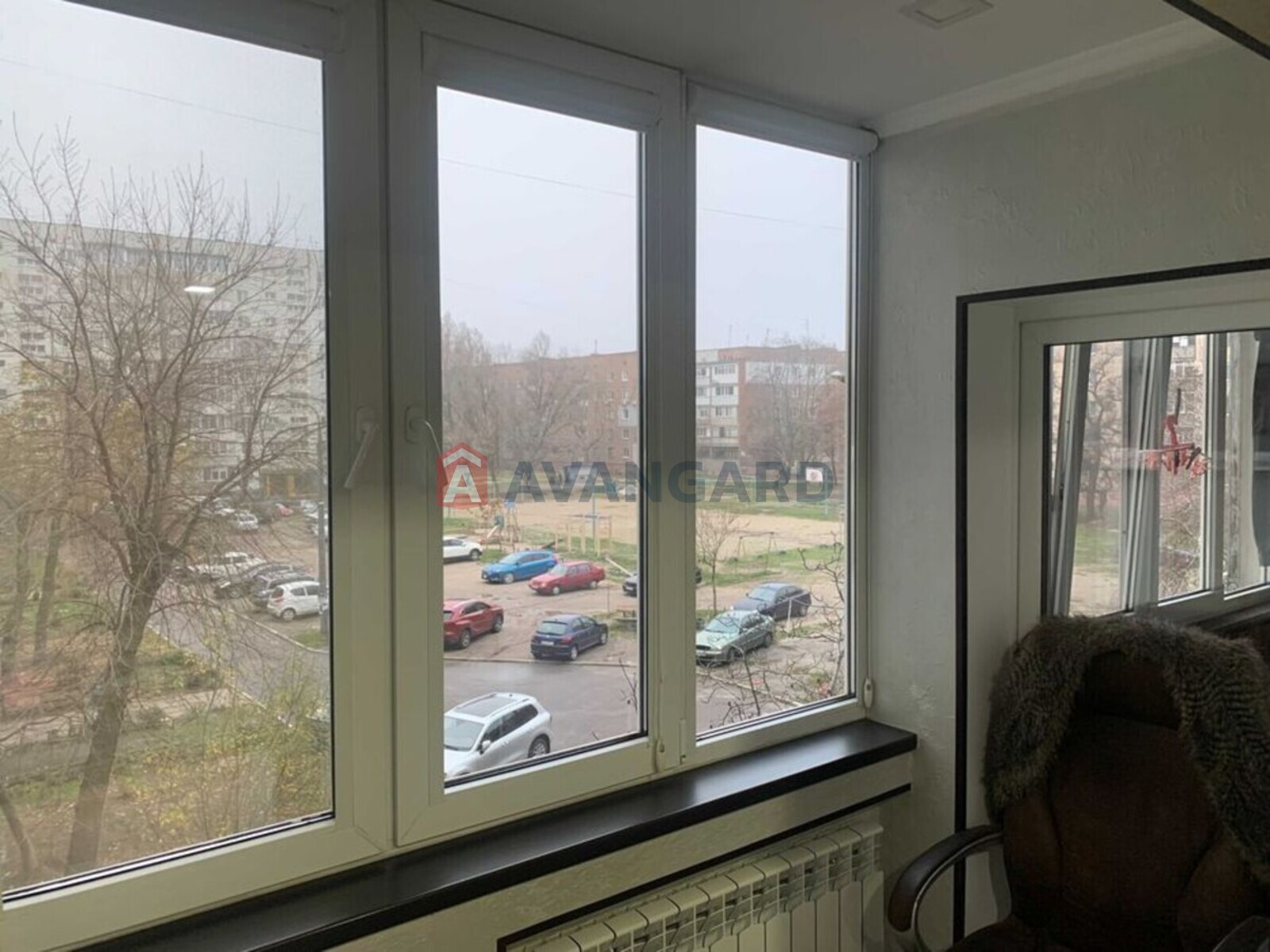 4 ��. ��������, 77/-/9 ��. �., 3/9 ������ ���� 8