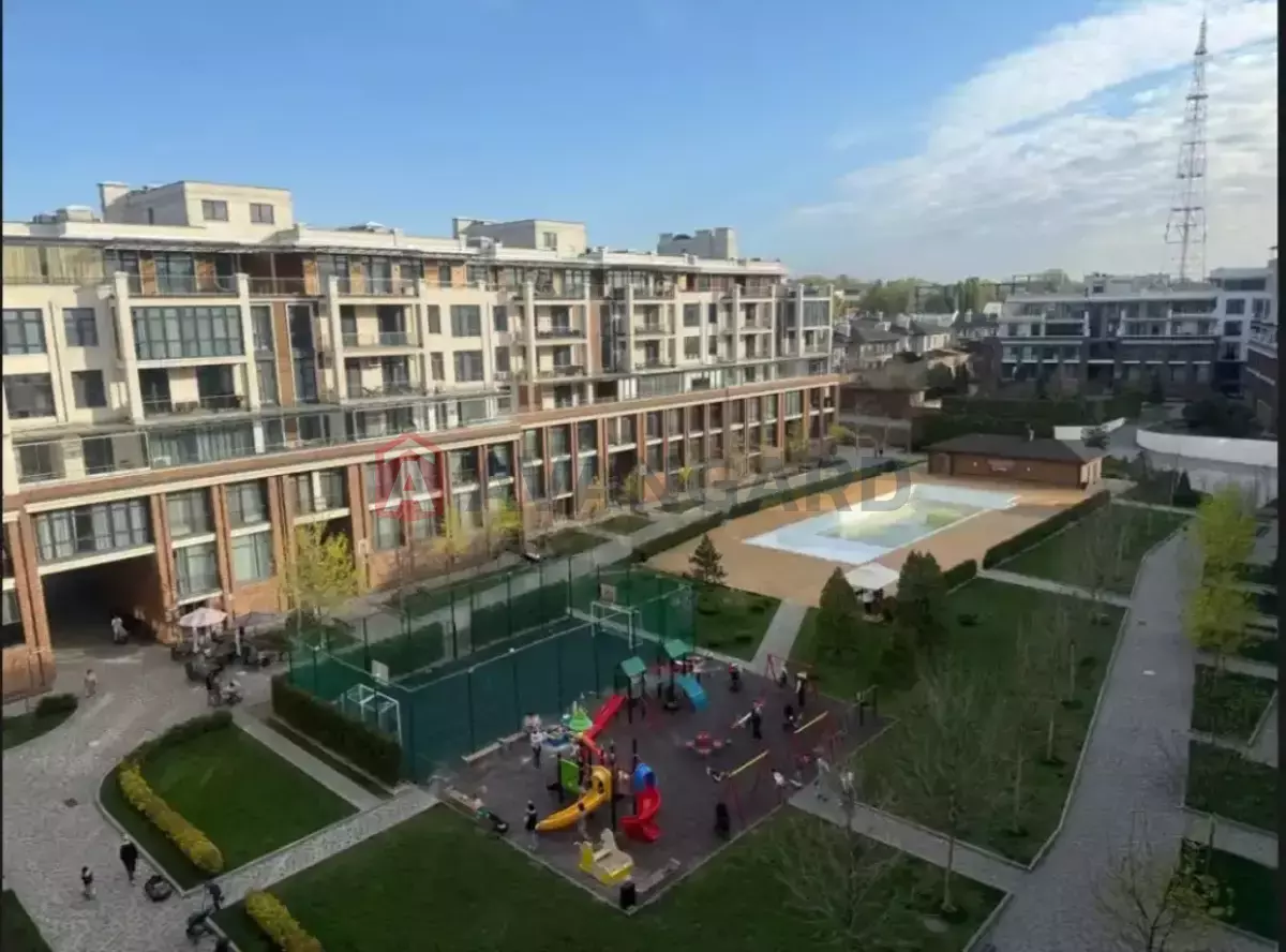 3 ��. ��������, 93/-/- ��. �., 4/5 ������ ���� 3