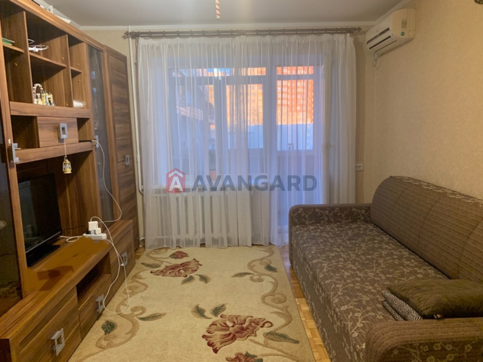 1 ��. ��������, 35.1/16.6/7.7 ��. �., 7/9 ������ ���� 5