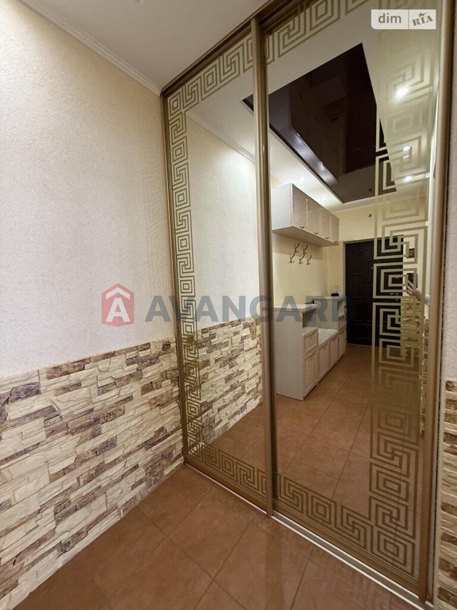 2 ����. ��������, 76/-/- ��. �., 8/11 ���� ���� 2