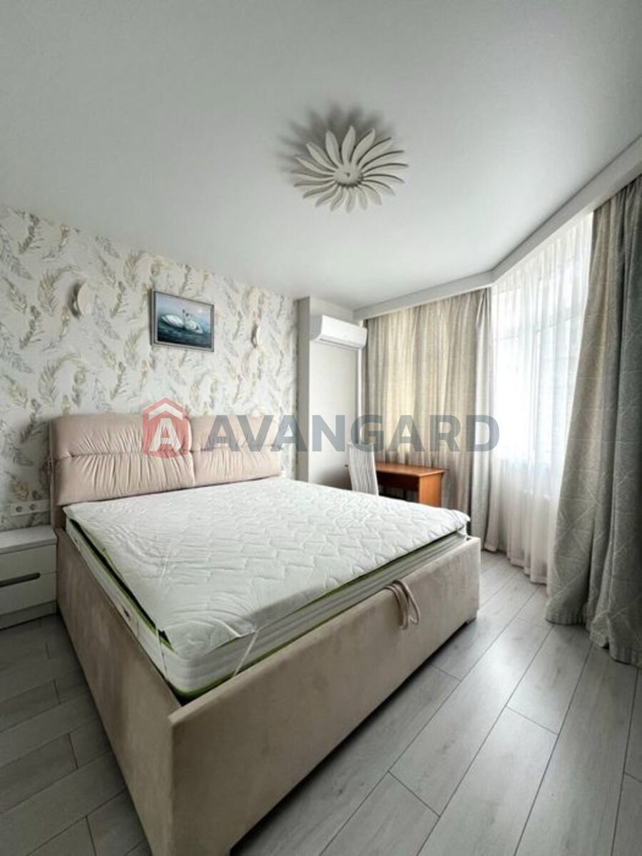 3 ��. ��������, 83/-/15 ��. �., 22/25 ������ ���� 11