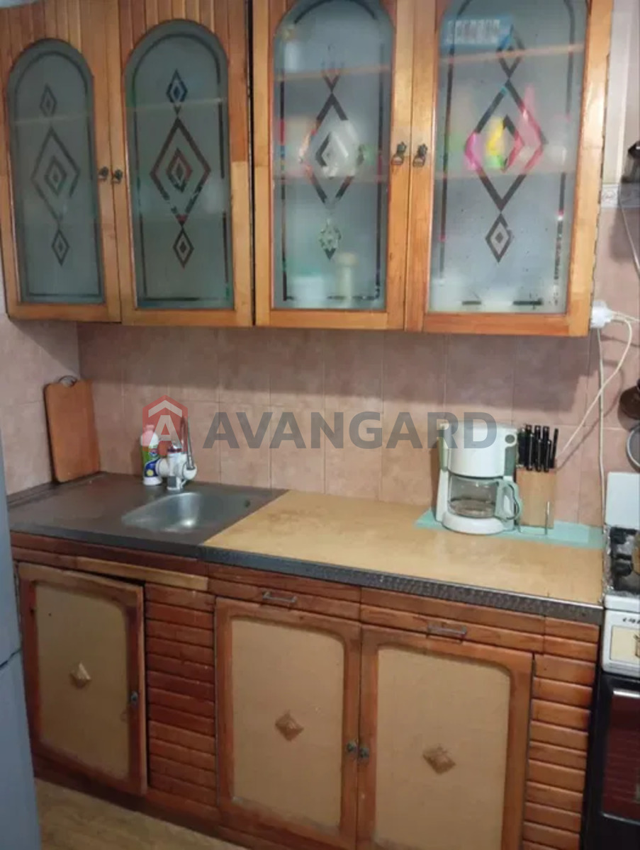 4 ��. ��������, 87/-/10 ��. �., 1/10 ������ ���� 8