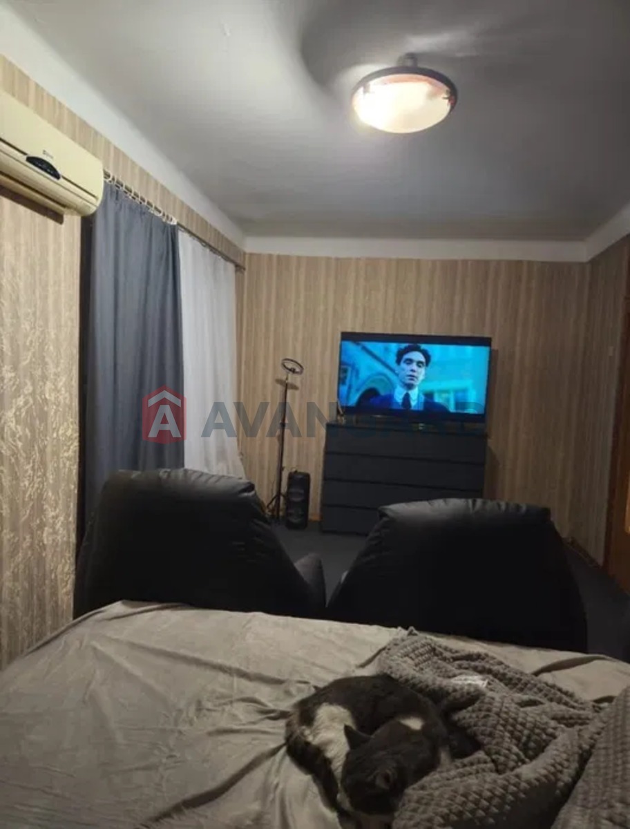 2 ����. ��������, 50/-/7 ��. �., 9/9 ���� ���� 4