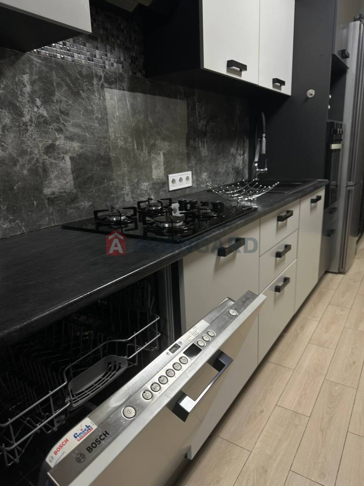 2 ��. ��������, 58/-/- ��. �., 12/12 ������ ���� 4