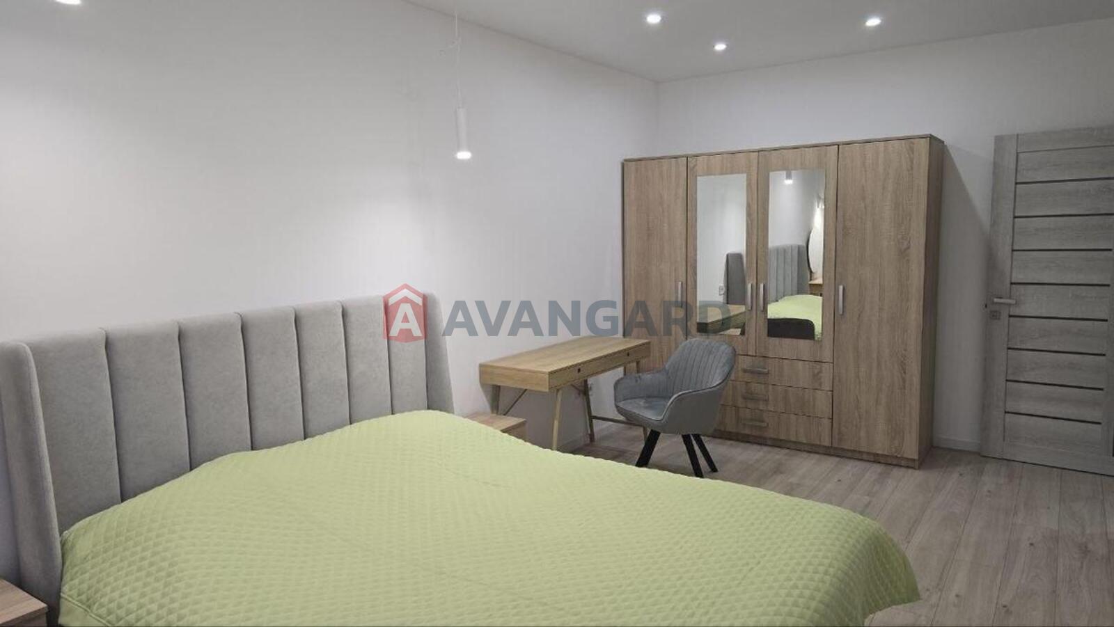 1 ��. ��������, 47/15/18 ��. �., 20/26 ������ ���� 5