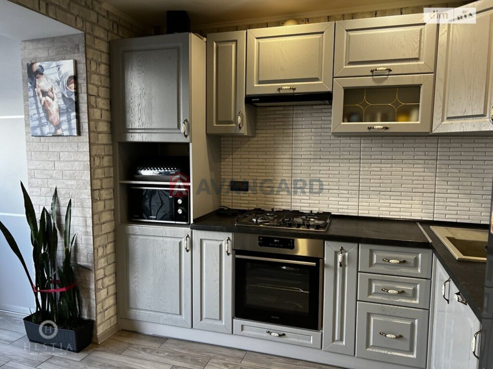 3 ��. ��������, 68/-/12 ��. �., 4/10 ������ ���� 20