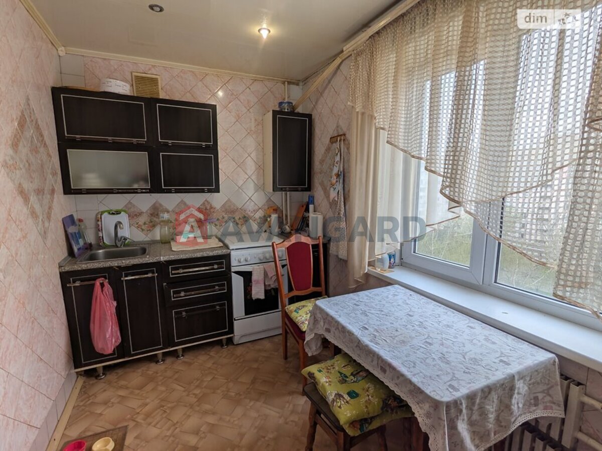 3 ��. ��������, 68/42/8 ��. �., 7/9 ������ ���� 8