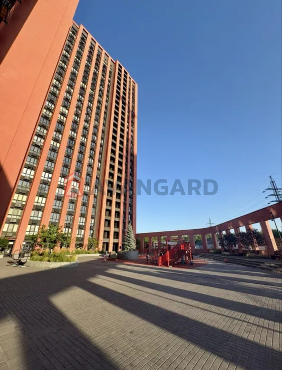 1 ��. ��������, 50/-/15 ��. �., 23/26 ������ ���� 4