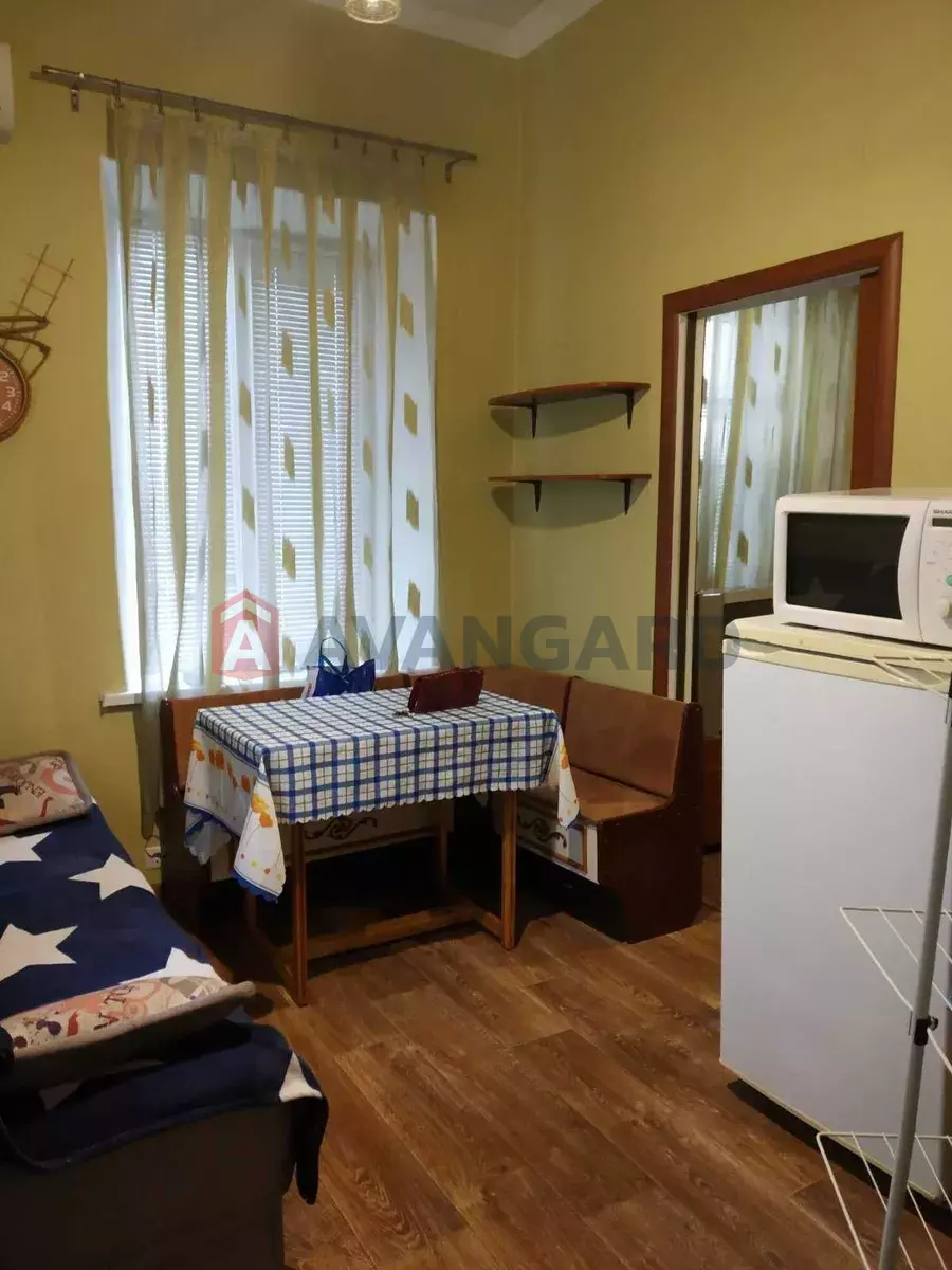 2 ��. ��������, 38/-/6 ��. �., 2/2 ������ ���� 8