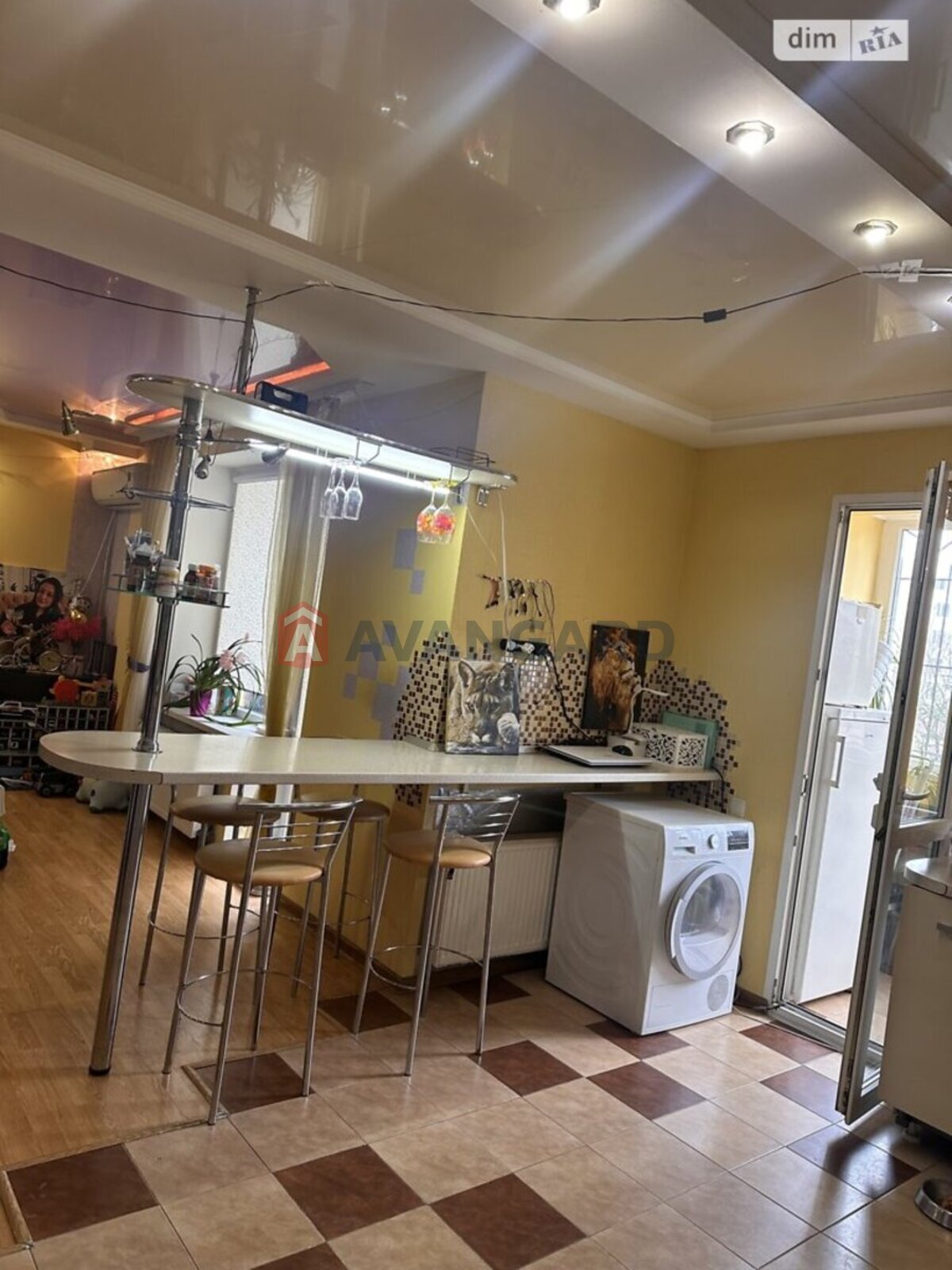 3 ��. ��������, 94/77/17 ��. �., 1/9 ������ ���� 9