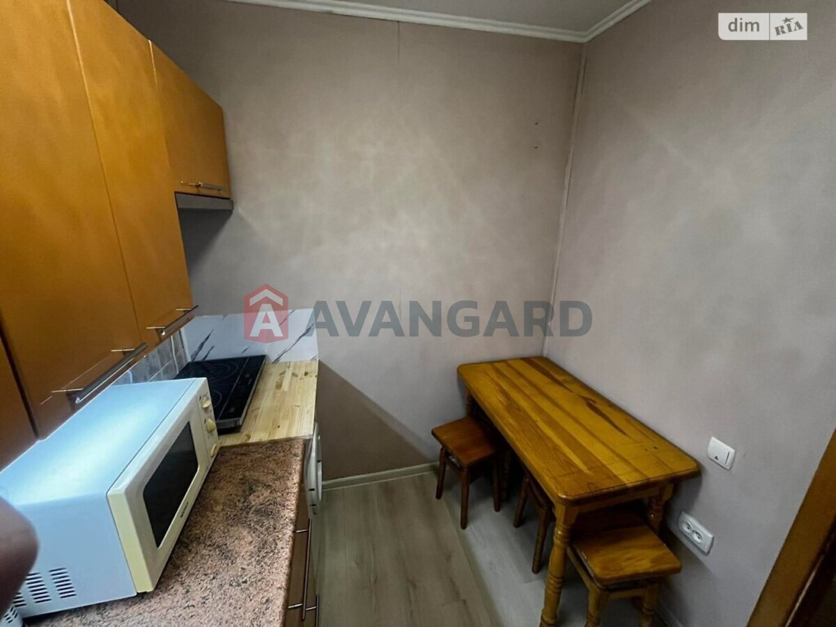 1 ��. ��������, 23/14/4 ��. �., 1/9 ������ ���� 16