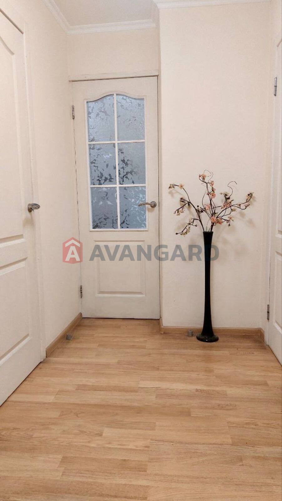 3 ��. ��������, 84/51/20 ��. �., 4/16 ������ ���� 14