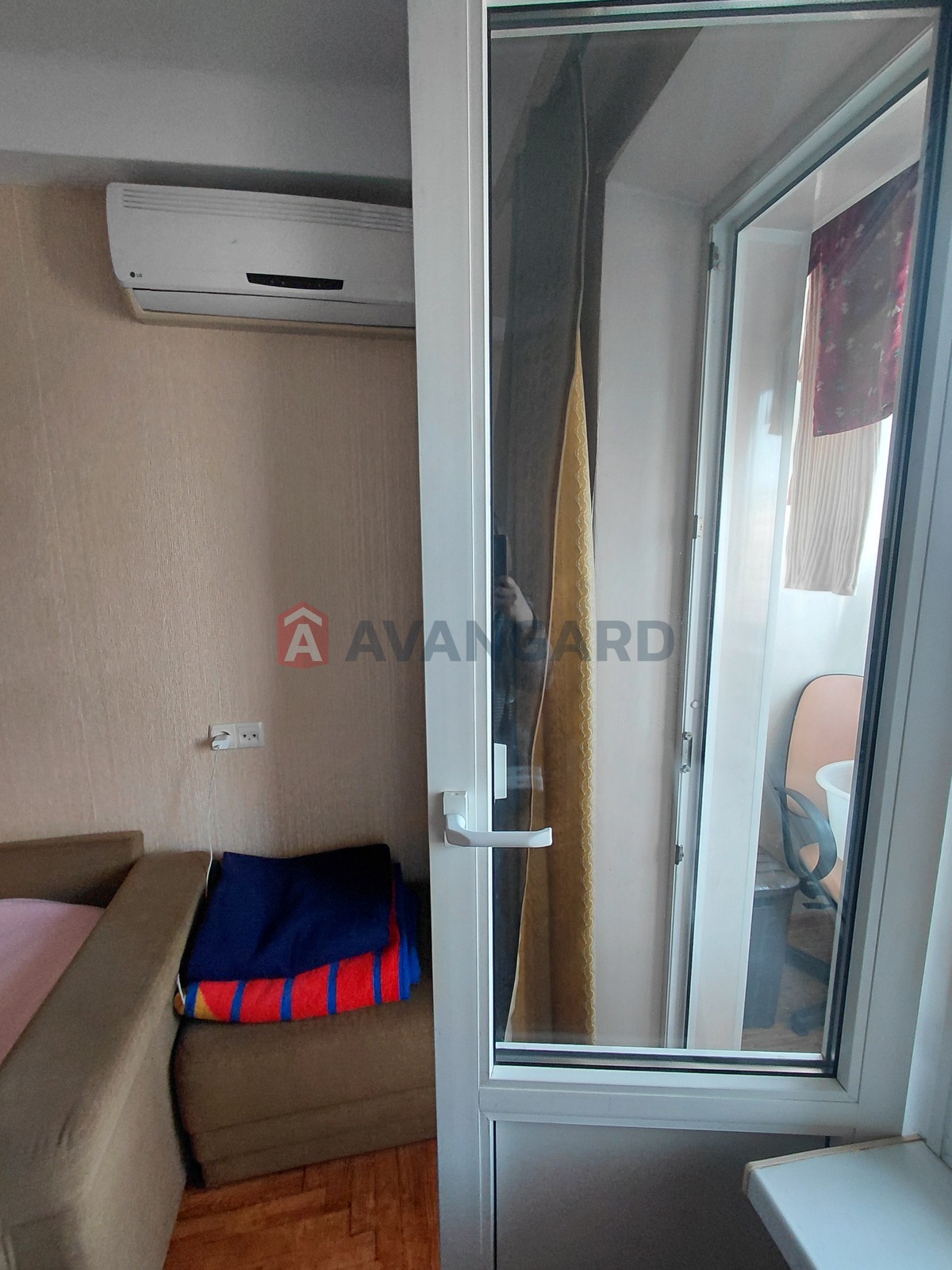 2 ��. ��������, 50/-/8 ��. �., 8/9 ������ ���� 6