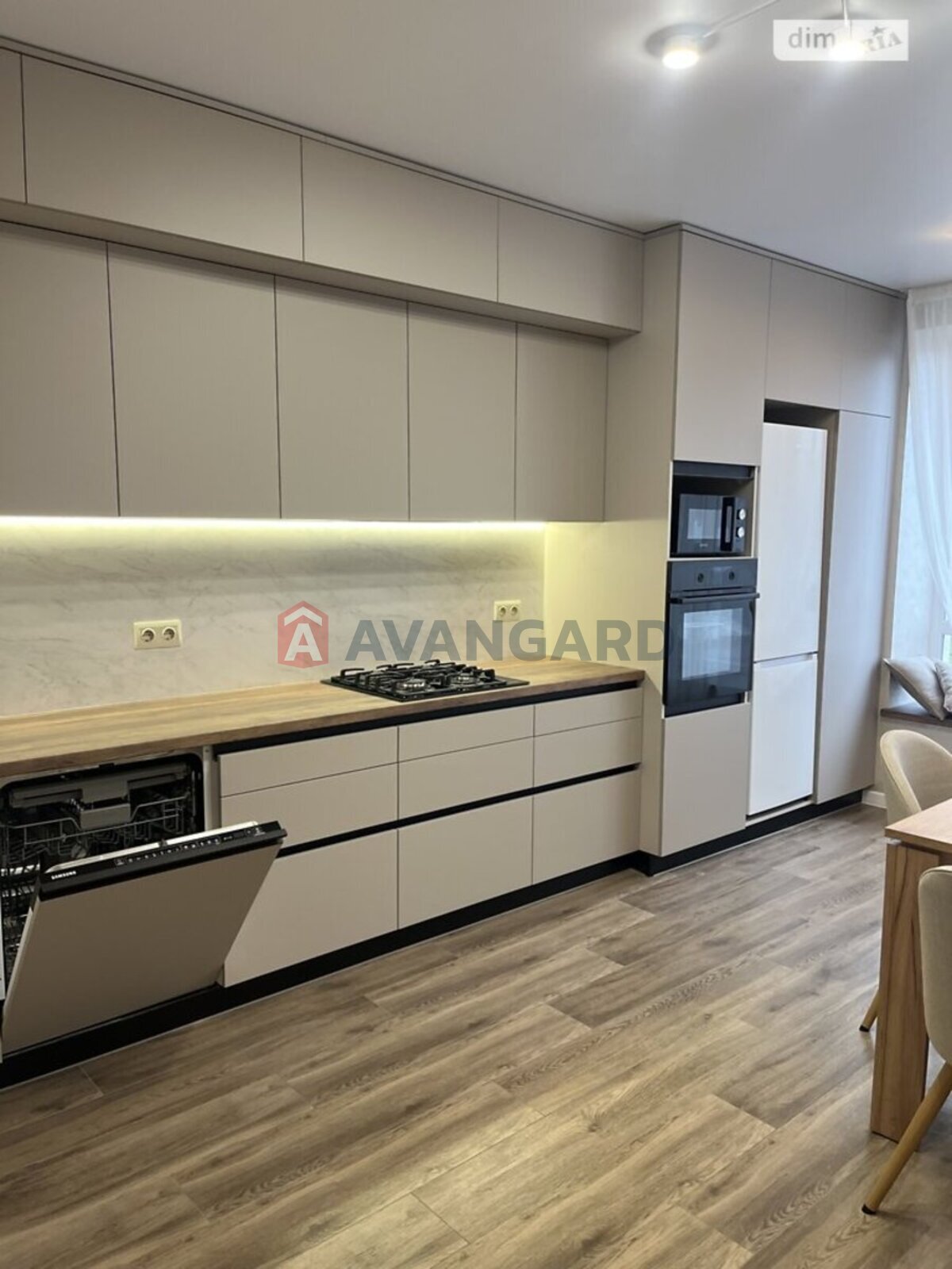 1 ��. ��������, 51/20/20 ��. �., 2/10 ������ ���� 4