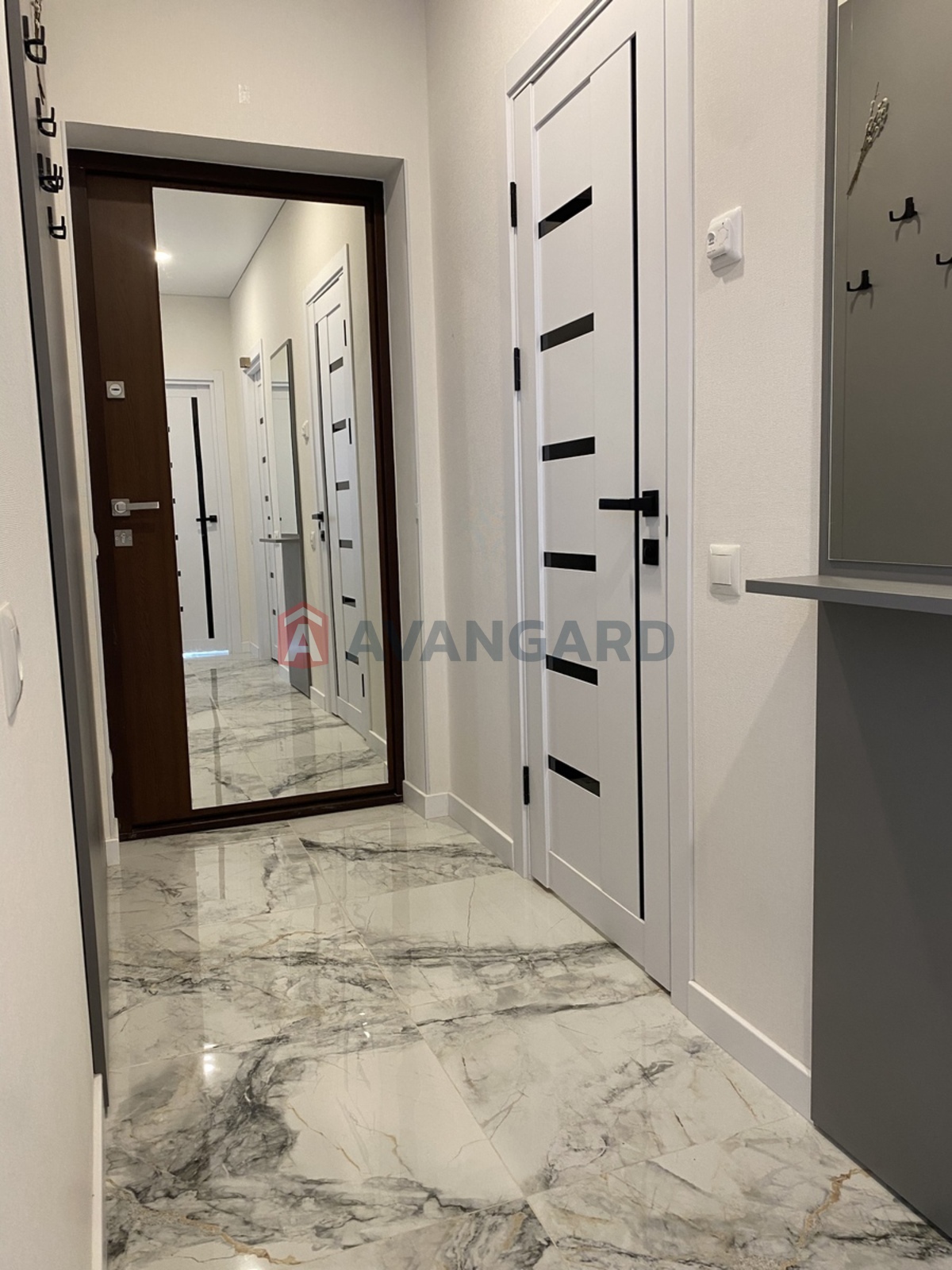 1 ��. ��������, 44/14/20 ��. �., 24/26 ������ ���� 19