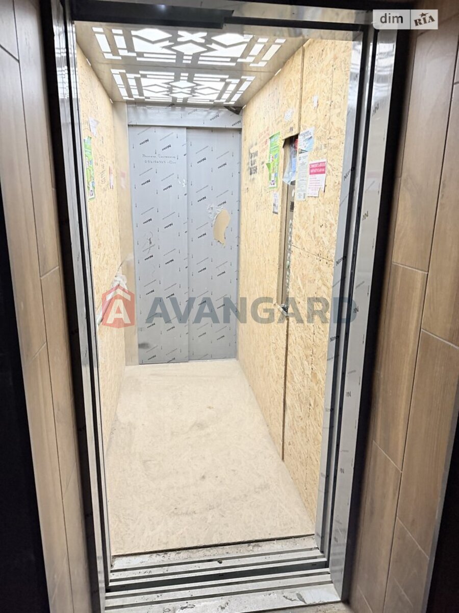 1 ��. ��������, 48/20/18 ��. �., 3/11 ������ ���� 17