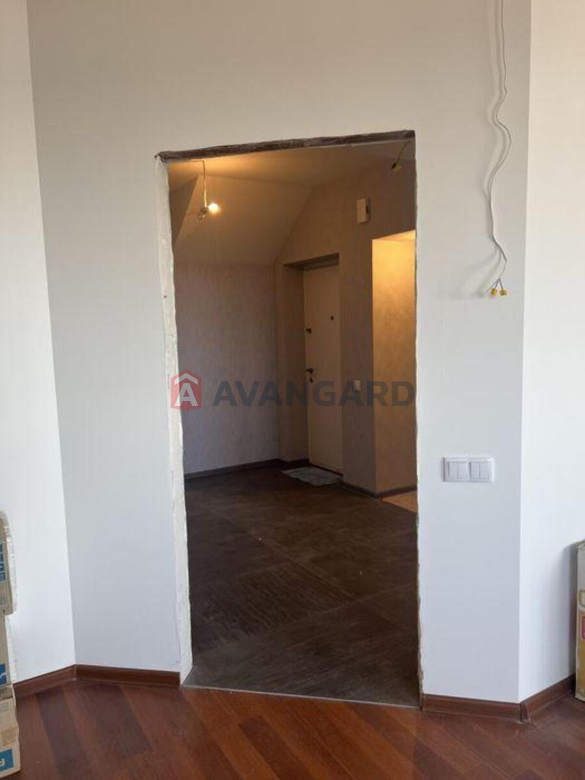 3 ��. ��������, 133/-/17 ��. �., 5/5 ������ ���� 3