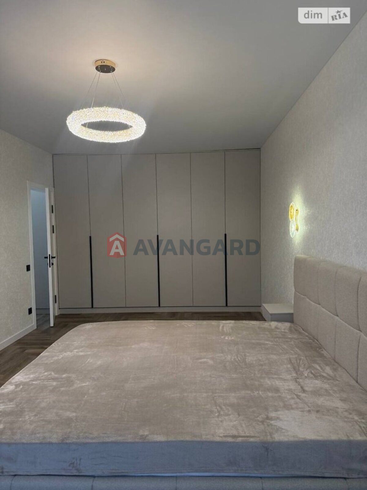 2 ��. ��������, 70/-/- ��. �., 1/10 ������ ���� 4