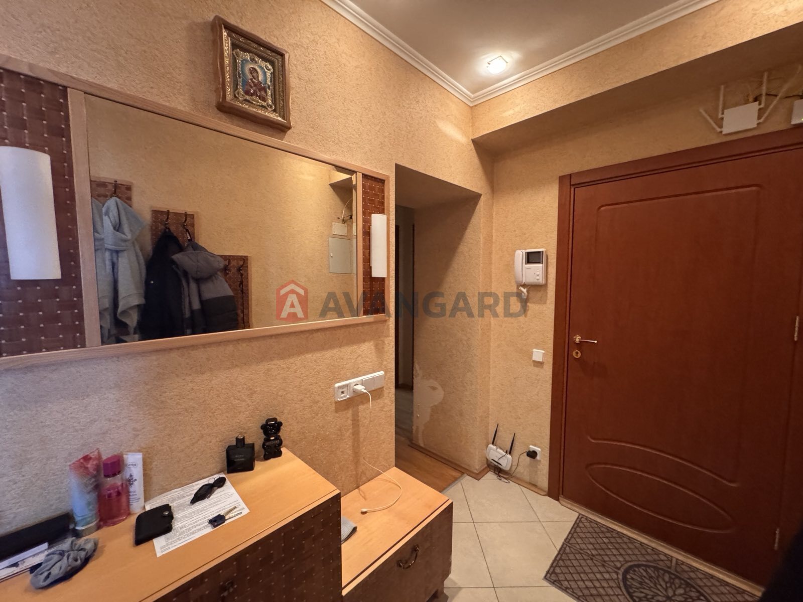 4 ��. ��������, 96,6/63,4/33,5 ��. �., 10/14 ������ ���� 8