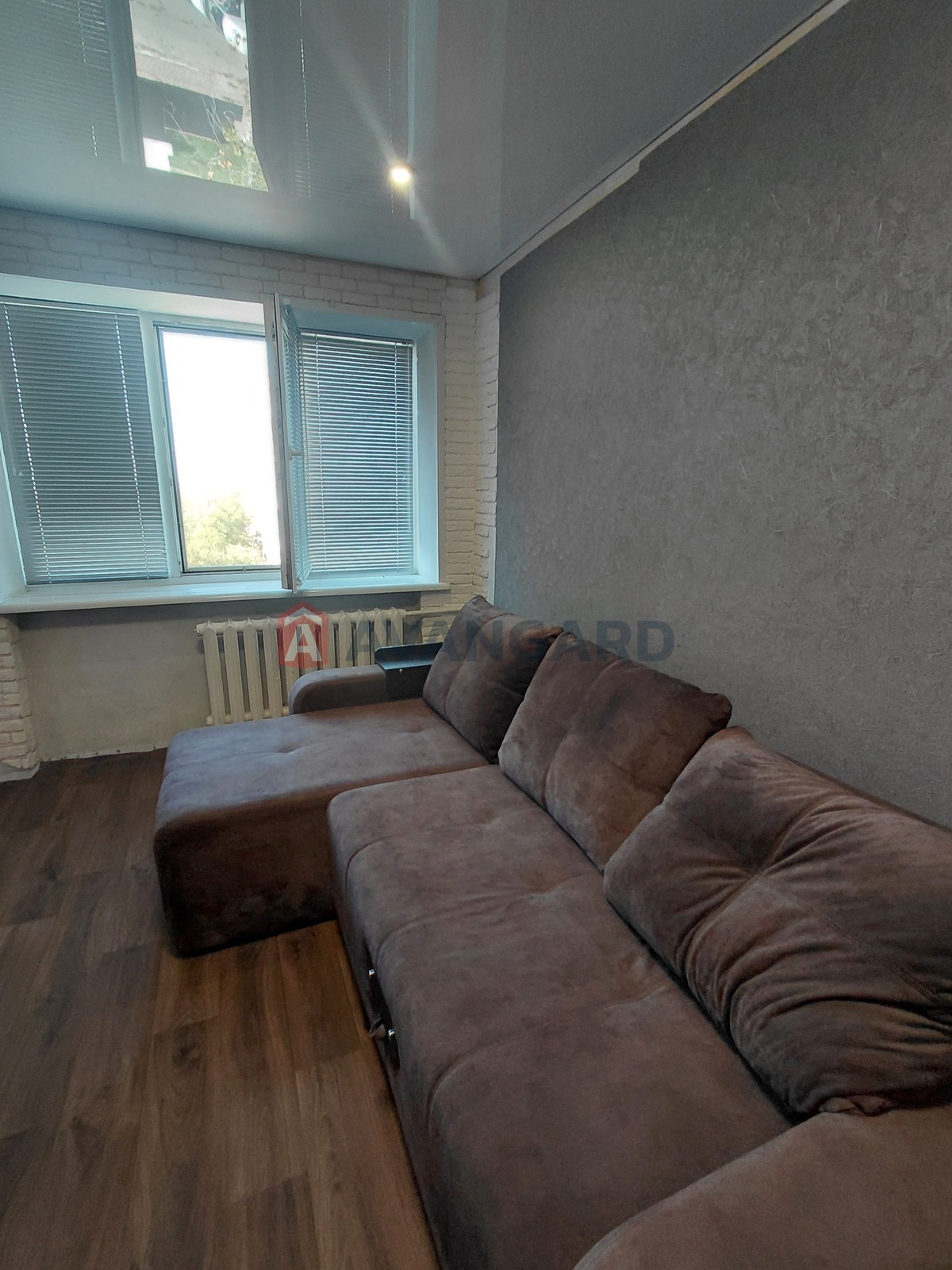 2 ��. ��������, 44/-/5 ��. �., 6/6 ������ ���� 1