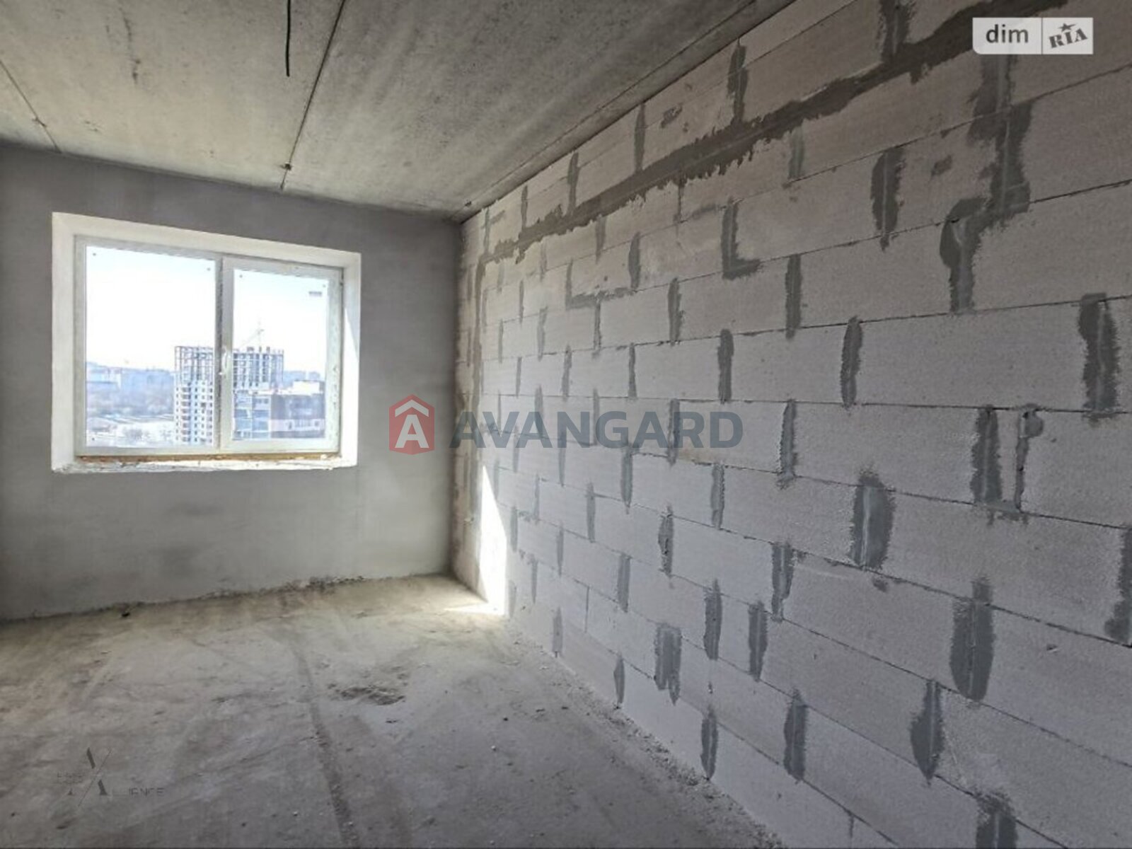 3 ��. ��������, 83/47/17 ��. �., 8/10 ������ ���� 23