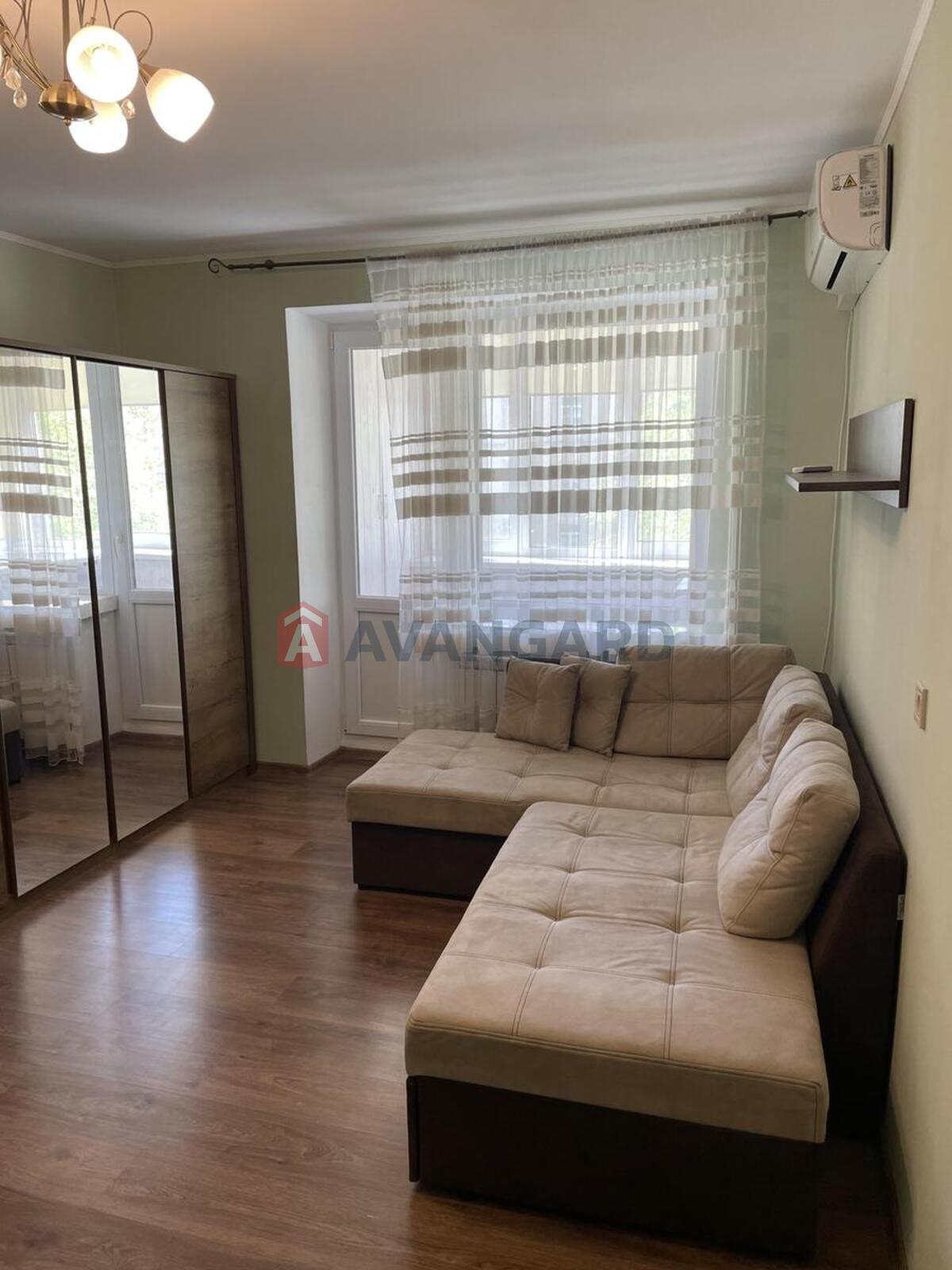 1 ��. ��������, 37/18/6 ��. �., 4/9 ������ ���� 2