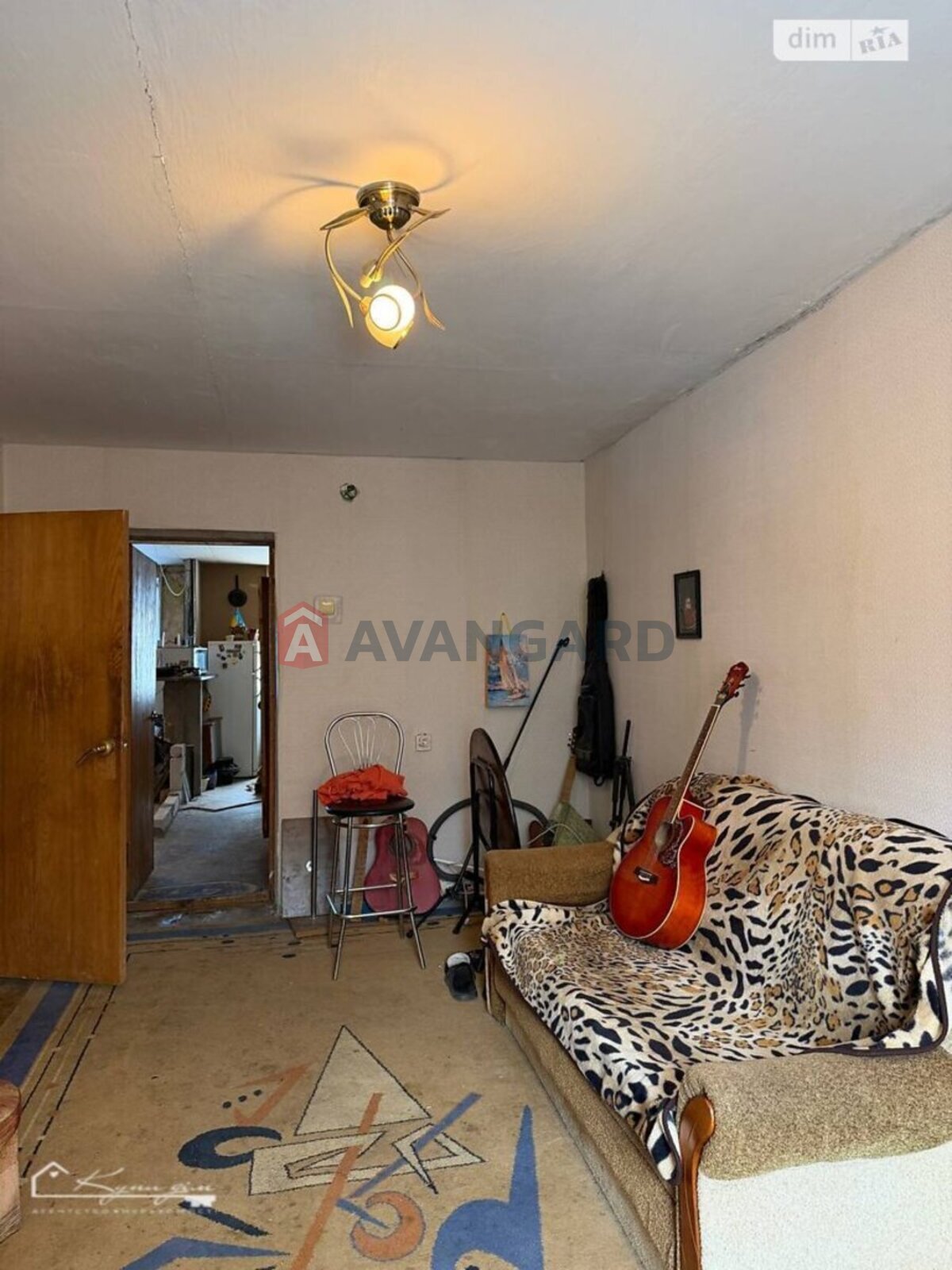 3 ��. ��������, 61/40/7 ��. �., 1/5 ������ ���� 6