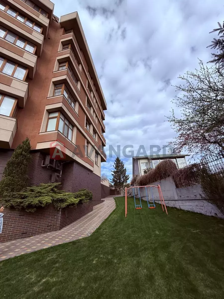 3 ��. ��������, 168/-/22 ��. �., 2/5 ������ ���� 1