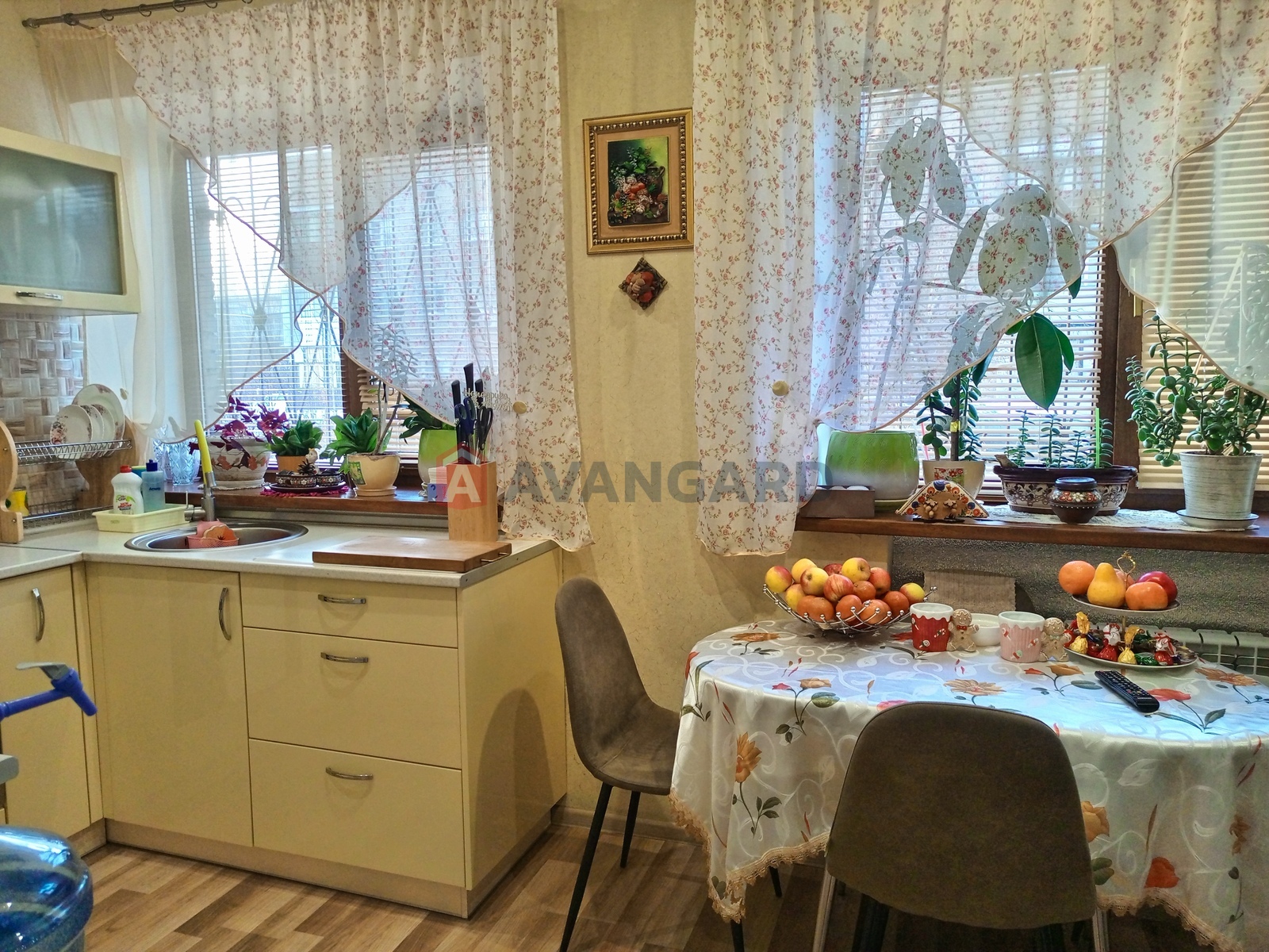 3 ��. ��������, 75/46/9 ��. �., 2/4 ������ ���� 12