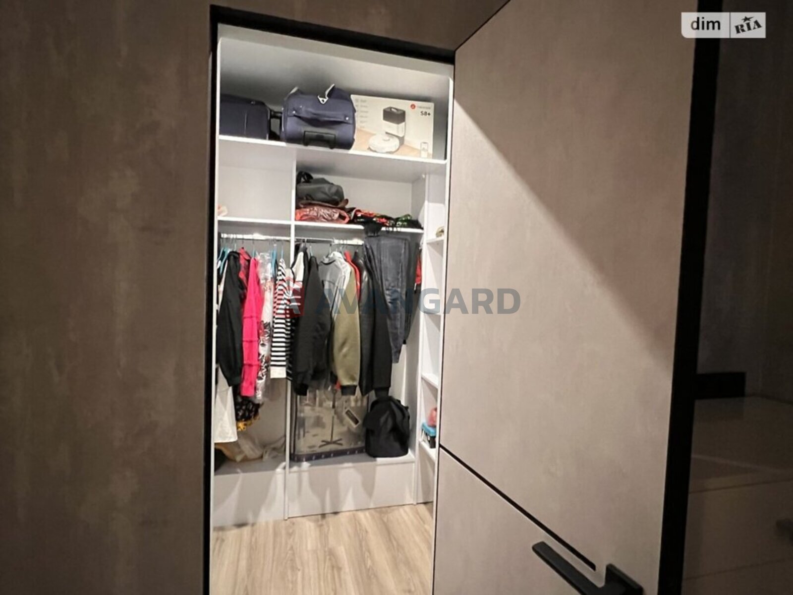 3 ��. ��������, 78/-/10 ��. �., 5/10 ������ ���� 24