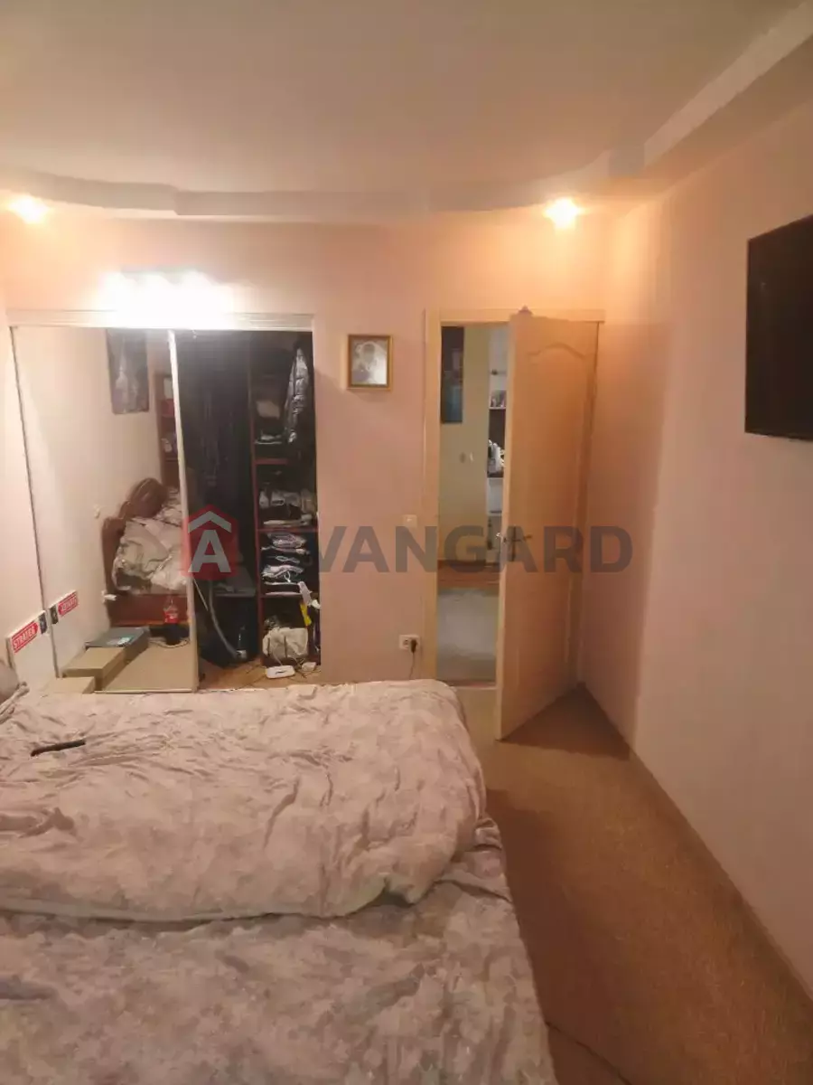 3 ��. ��������, 58/30/15 ��. �., 3/5 ������ ���� 8