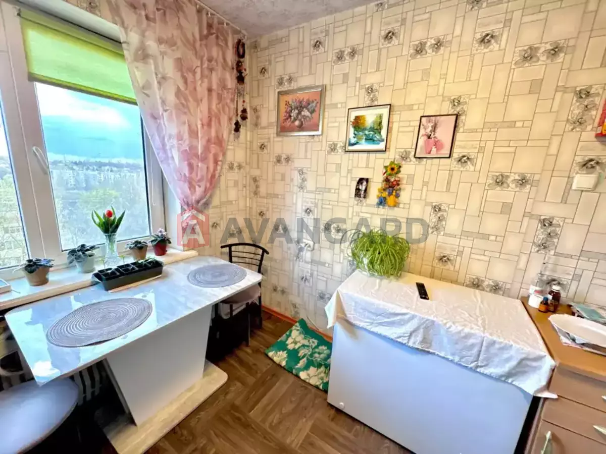 3 ��. ��������, 71/43/8 ��. �., 9/9 ������ ���� 18