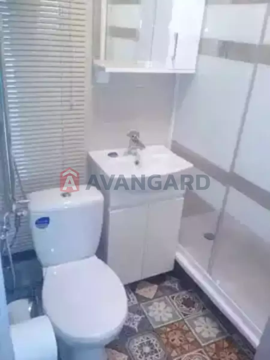 2 ��. ��������, 43/30/6 ��. �., 2/5 ������ ���� 12